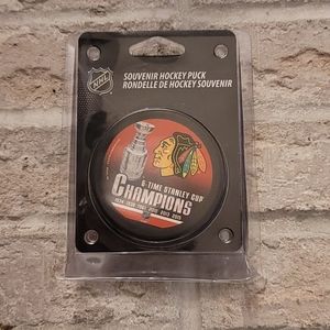 Chicago Blackhawks 6 Time Stanley Cup Puck